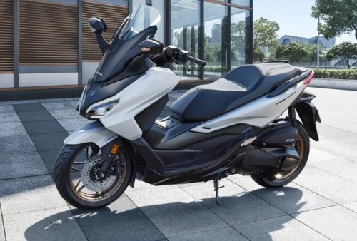 Honda Forza Semakin Berkelas dengan Panel Meter TFT Terbaru dan Pilihan Warna Eksklusif