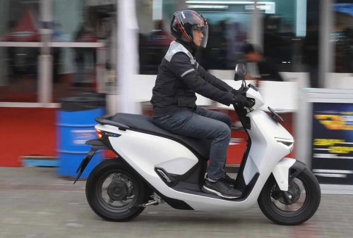 Biar Baterai Awet, Begini Tips Aman Menggunakan Sepeda Motor Listrik Honda untuk Penggunaan Harian