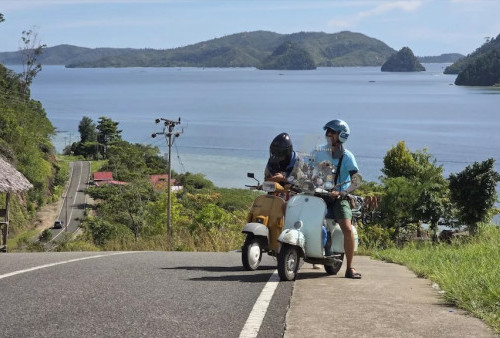 Tiba di Indonesia, Penjelajah Dunia Ilario Lavarra Taklukkan Tanah Sumatra Pakai Vespa