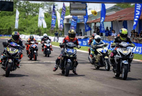 Performa Aerox Alpha di Yamalube Turbo Matic Drag Battle Pukau Ribuan Penonton Yamaha Cup Race 2025