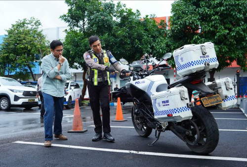 Tips Aman Berkendara dari Youtuber Den Dimas Bersama Korlantas Polri untuk Keselamatan