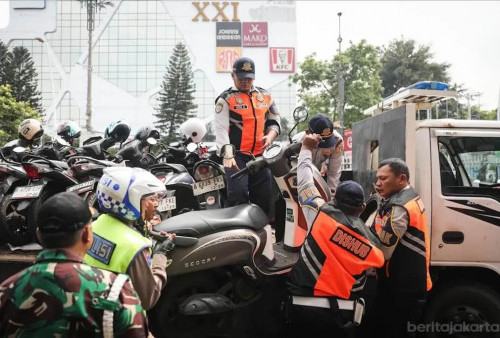 Penertiban Parkir Liar di Jalan Matraman Raya, 29 Kendaraan Kena Sanksi Tegas