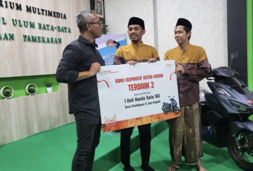 Kisah Haru Guru Papua Bawa Pulang Honda PCX160! Juara 1  'Guru Inspiratif Astra Honda 2025'  Berkat Inovasi Matematika 3D