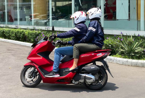 Jangan Asal Membonceng, Pahami Aturan dan Panduan Aman Bagi Penumpang Motor 