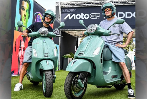 Pembalap Aprilia MotoGP Bezzecchi dan Jorge Martin Terlihat Berkeliling Santai dengan Vespa di Jerez Jelang Balapan