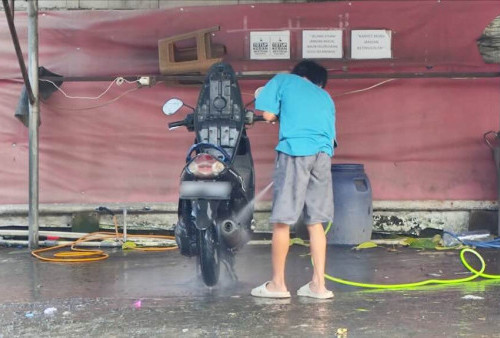 Mitos atau Fakta, Cuci Steam Motor Bisa Mengikis Lapisan Cat?