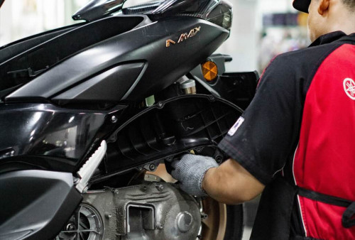 Bukan Cuma Ganti Oli, Ini Hal yang Perlu Dipahami Pengendara Wanita Saat Servis Motor