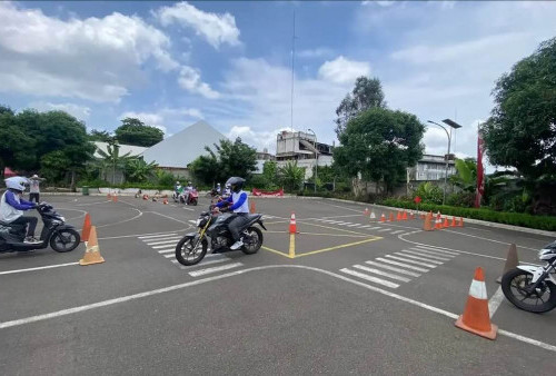 Wahana Honda Perkuat Edukasi Safety Riding, Peserta Dilatih Hadapi Beragam Risiko di Jalan