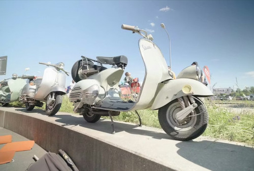 Vespa VM2 1954 dengan Cat Orisinal yang Tetap Abadi di Tangan Kolektor Munich