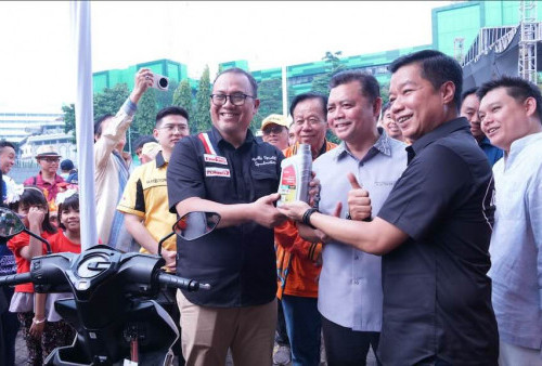 Apresiasi Pahlawan Tanpa Tanda Jasa, 2.500 Guru di Jakarta Dapat Ganti Oli Enduro Gratis