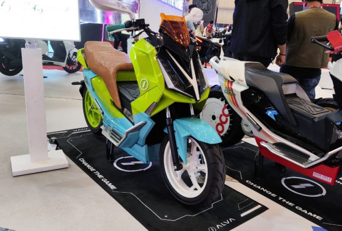 Modifikasi Unik ALVA Cervo di IMOS 2025 Tampil Beda dengan Konsep Kalcer dari Rainbow Moto Builder