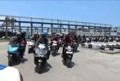 Jamin Keamanan di Jalur Sumatera, Polres Lampung Selatan Mulai Kawal Ratusan Pemudik Motor dari Pelabuhan