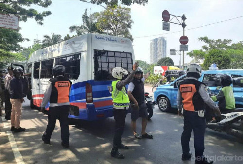 Gelar Razia Gabungan, 10 Juru Parkir Liar di Cengkareng Berhasil Diamankan Petugas