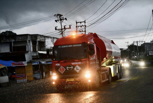 Awak Mobil Tangki Pertamina Berhasil Tembus Bireuen, Pasokan BBM Kembali Normal