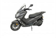 Tembus 300 Km Sekali Cas, Trinity Jupiter GT 2026 Jadi Skuter Listrik Jarak Jauh yang Tangguh