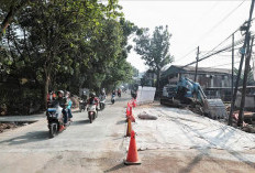 Akses Lenteng Agung Raya Dibuka Kembali Secara Bertahap Setelah Perbaikan Jalan Ambles