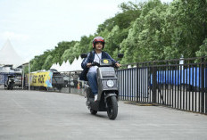 Wajib Coba! Rasakan Langsung Skuter Vespa, Scomadi, dan Polytron di Area Test Ride Permata Bank GJAW 2025