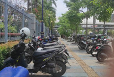 Parkir Motor Sembarangan di Trotoar, Siap-Siap Motor Bisa Kena Tilang dan Diangkut